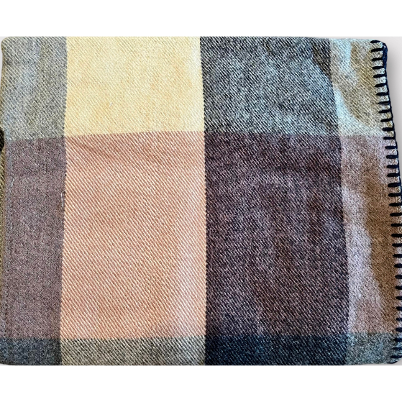 Simply Noelle mauve color sample
