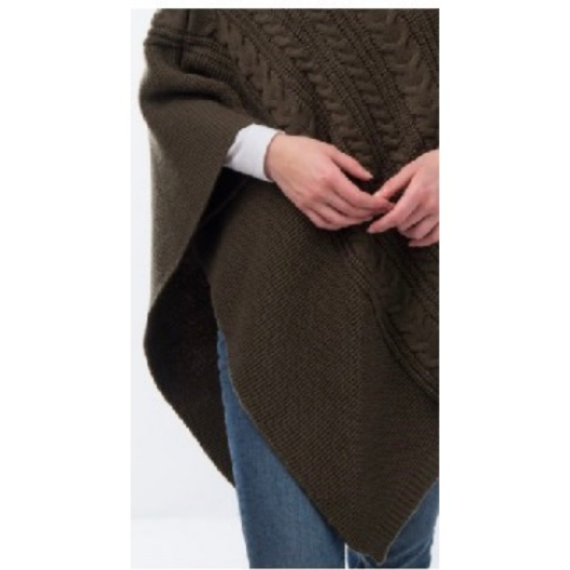 Simply Noelle Wildemess Cable Knit Poncho Edge Details