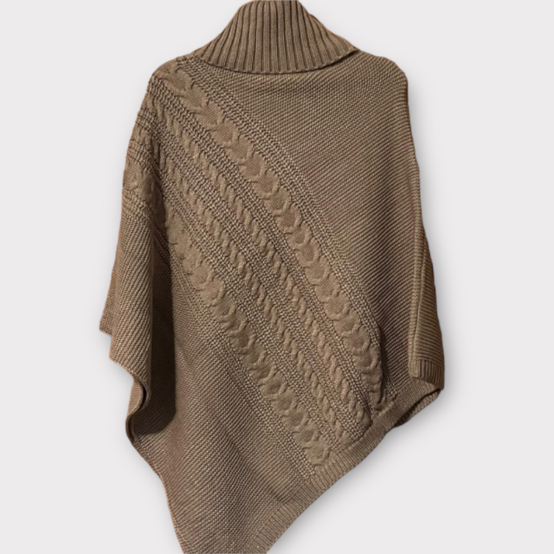 Simply Noelle Wildemess Cable Knit Poncho Edge Detail